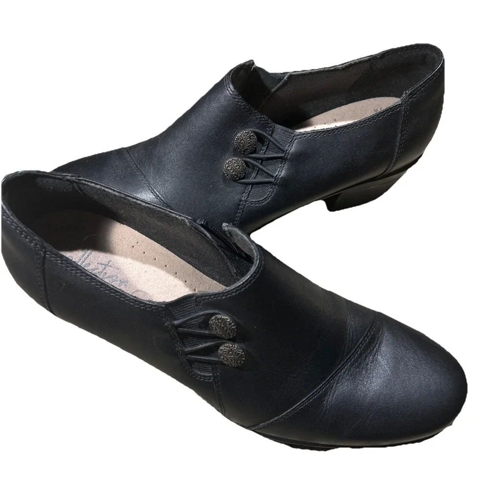 Clarks‎ Collection Emslie Women 8.5N Narrow Black Leather Block Heel Shoe Bootie